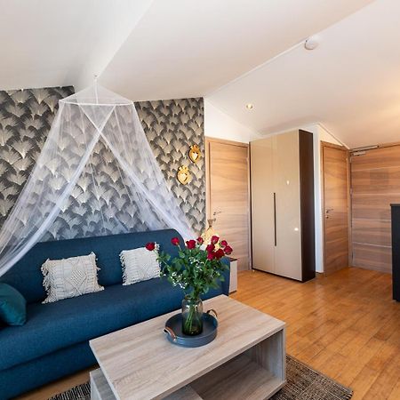 Studio Dernier Etage Le Nid D'Amour - Sejour Romantique, Mandara Beach, Жуан-Ле-Пин Екстериор снимка